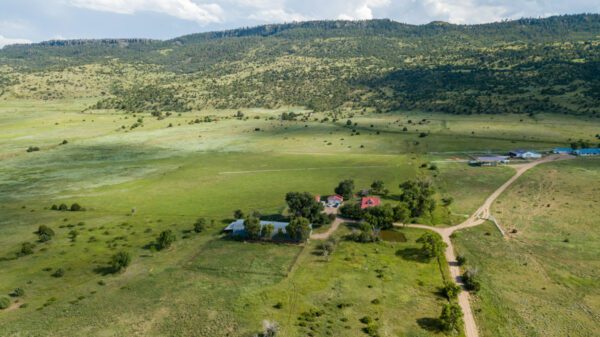 Round Corral Farm - Image 5