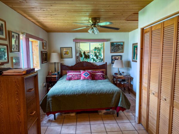 Round Corral Farm - Image 20