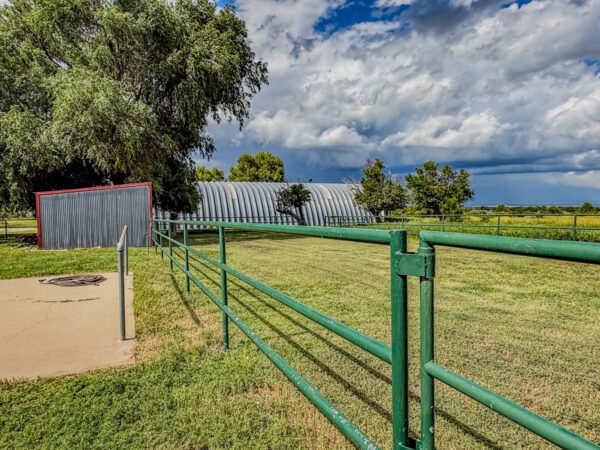 Round Corral Farm - Image 37