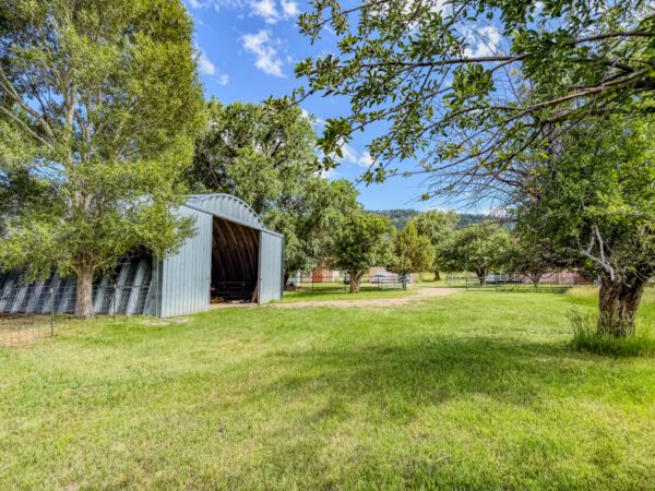 Round Corral Farm - Image 31